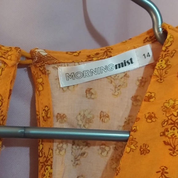 Summer dress - Picture 3 of 4